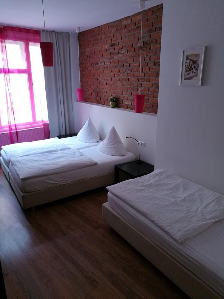 Hotel Purpur Prague Exterior photo
