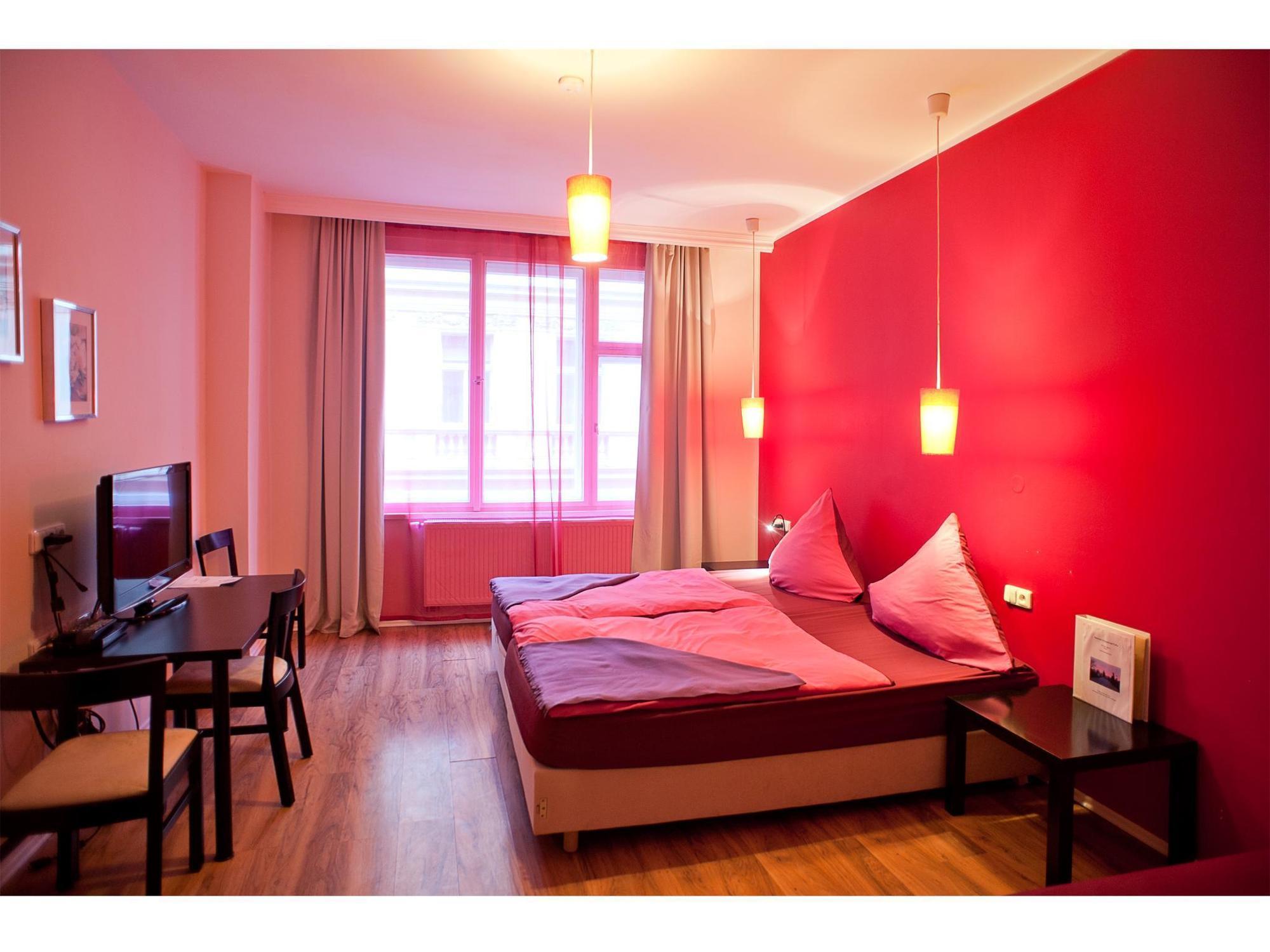 Hotel Purpur Prague Exterior photo