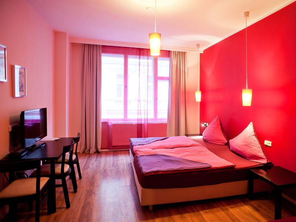 Hotel Purpur Prague Exterior photo